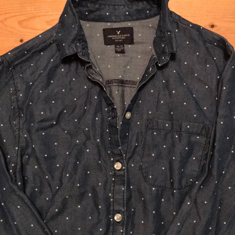 American Eagle button up shirt with small stars